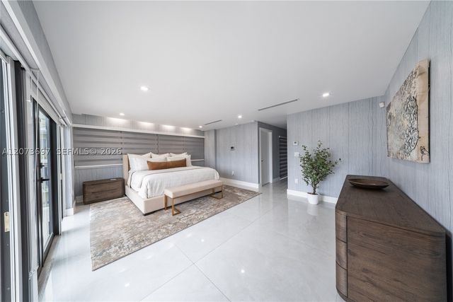 5601 N Ocean Dr, Hollywood, FL 33019