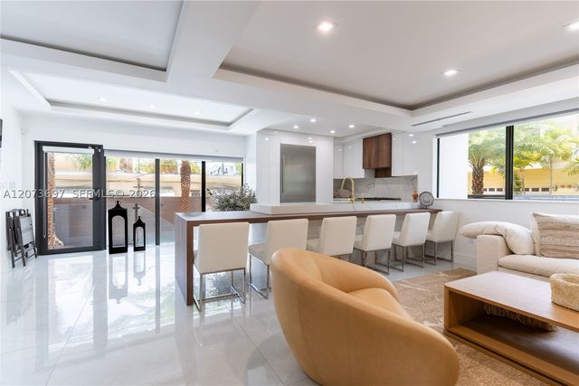 5601 N Ocean Dr, Hollywood, FL 33019