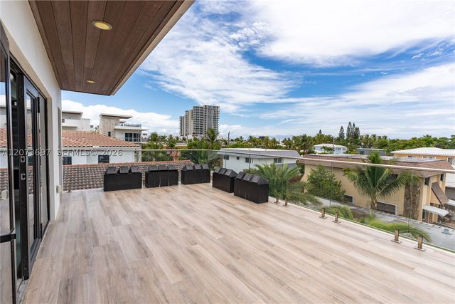5601 N Ocean Dr, Hollywood, FL 33019
