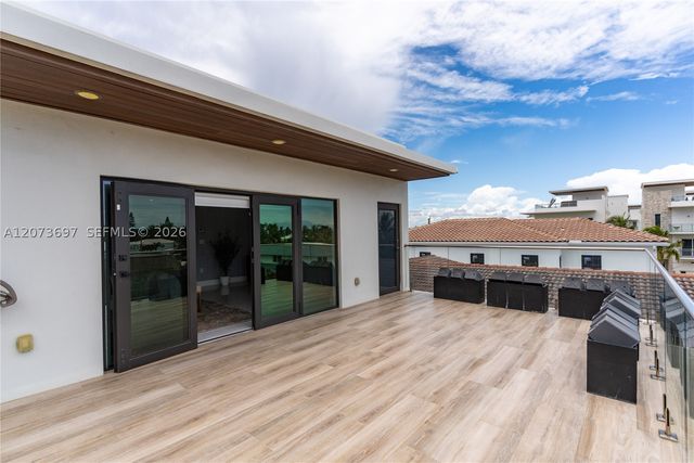 5601 N Ocean Dr, Hollywood, FL 33019