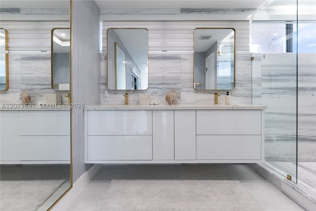 5601 N Ocean Dr, Hollywood, FL 33019
