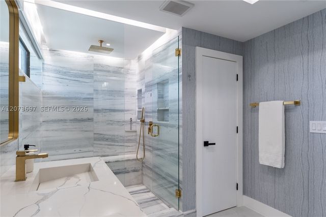 5601 N Ocean Dr, Hollywood, FL 33019
