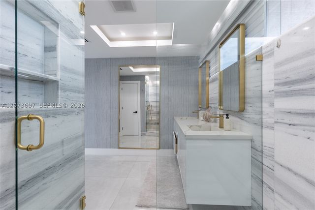 5601 N Ocean Dr, Hollywood, FL 33019