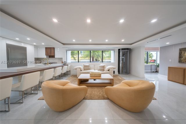 5601 N Ocean Dr, Hollywood, FL 33019