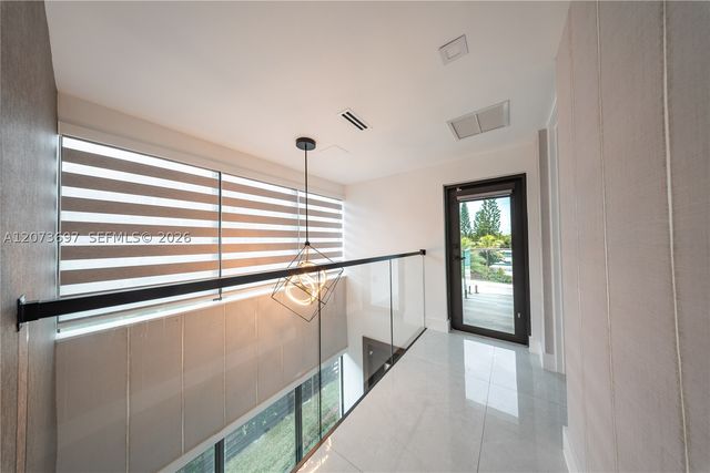 5601 N Ocean Dr, Hollywood, FL 33019