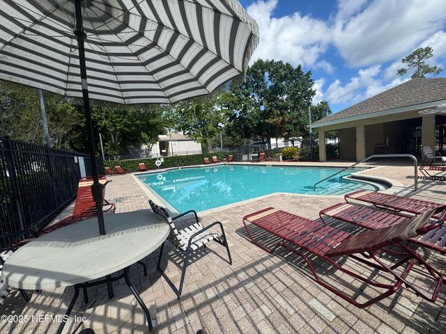 6069 MAGGIES Circle, 113, Jacksonville, FL 32244