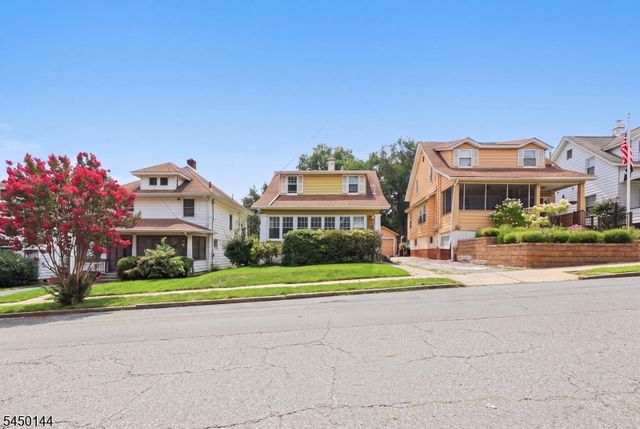 7 Henderson St, Passaic City, NJ 07055