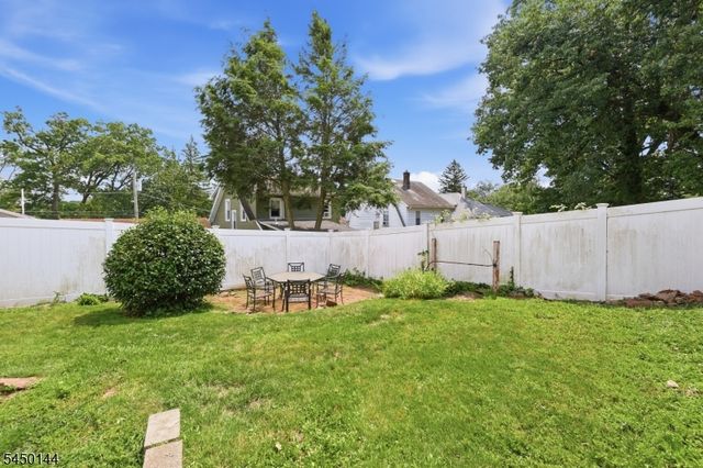 7 Henderson St, Passaic City, NJ 07055