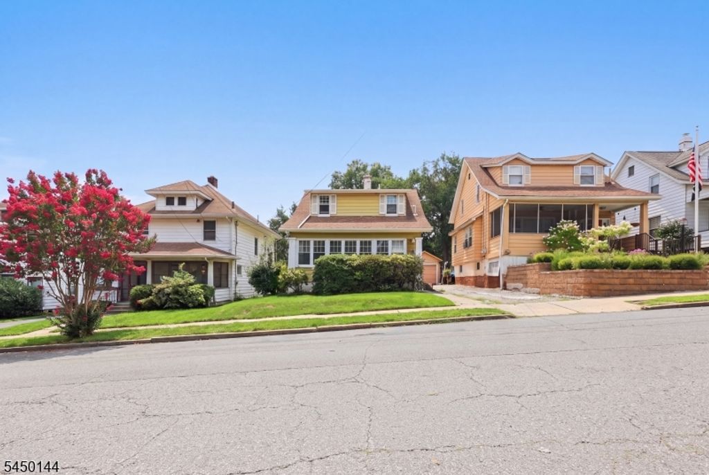 7 Henderson St, Passaic City, NJ 07055 — photo 3