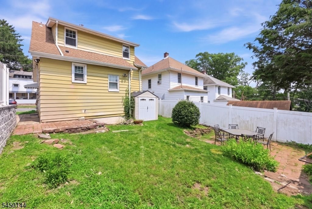 7 Henderson St, Passaic City, NJ 07055 — photo 5