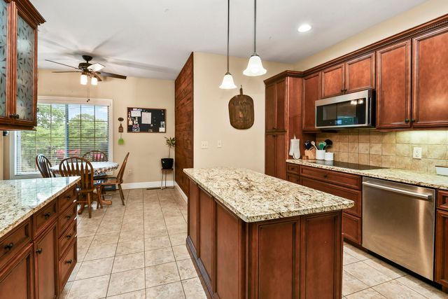 3430 Us Highway 160, Walnut Shade, MO 65771