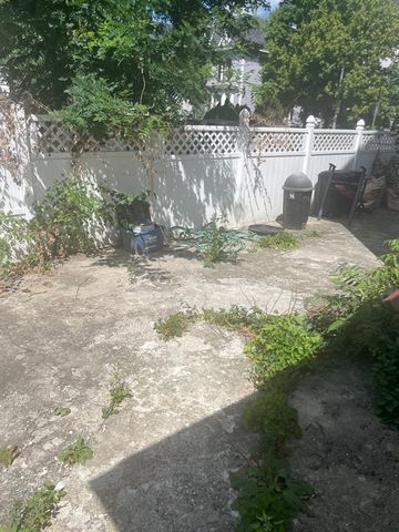 13 Stafford St, Boston, MA 02119
