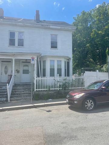 13 Stafford St, Boston, MA 02119