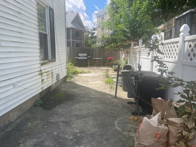 13 Stafford St, Boston, MA 02119