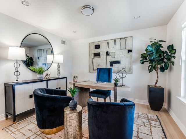 806 Knott Place, Dallas, TX 75208