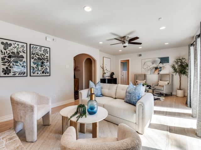 806 Knott Place, Dallas, TX 75208