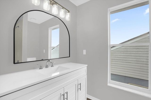 595 QUEENSBRIDGE DRIVE, Lake Mary, FL 32746