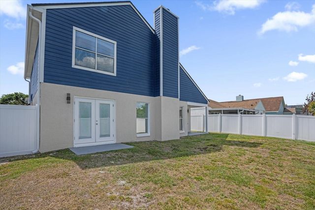 595 QUEENSBRIDGE DRIVE, Lake Mary, FL 32746