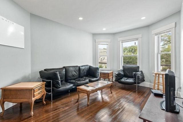 389 Centre St 1, Boston, MA 02122