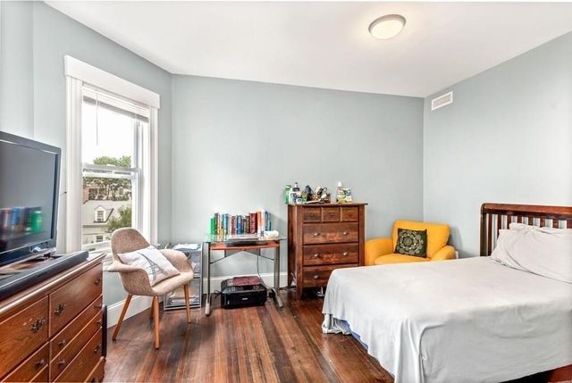 389 Centre St 1, Boston, MA 02122