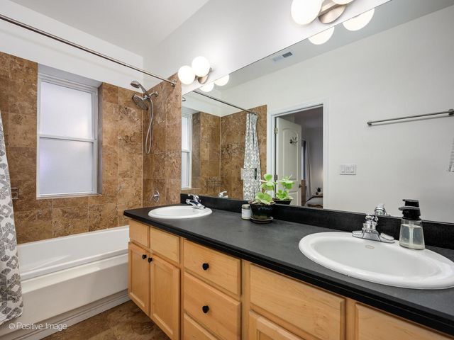 2537 N HAMLIN Avenue 1N, Chicago, IL 60647