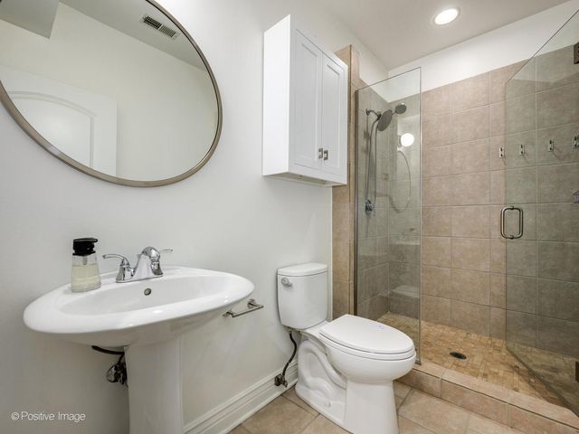 2537 N HAMLIN Avenue 1N, Chicago, IL 60647