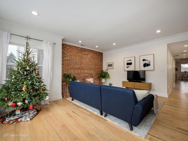 2537 N HAMLIN Avenue 1N, Chicago, IL 60647