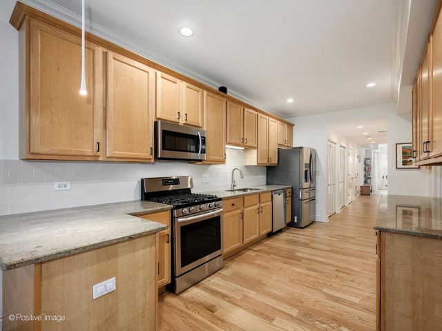 2537 N HAMLIN Avenue 1N, Chicago, IL 60647