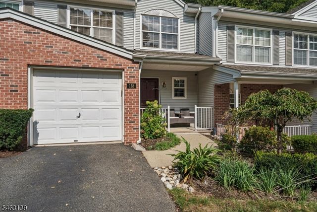 118 Brookside Ln, Mount Arlington Boro, NJ 07856