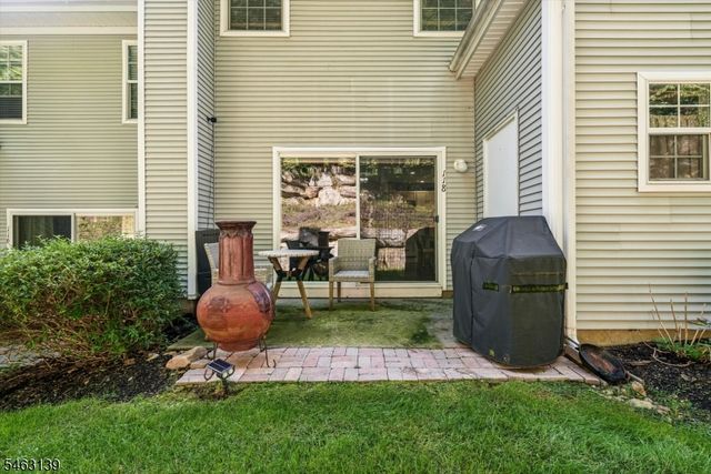 118 Brookside Ln, Mount Arlington Boro, NJ 07856