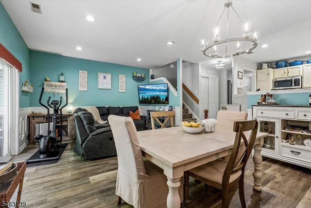 118 Brookside Ln, Mount Arlington Boro, NJ 07856
