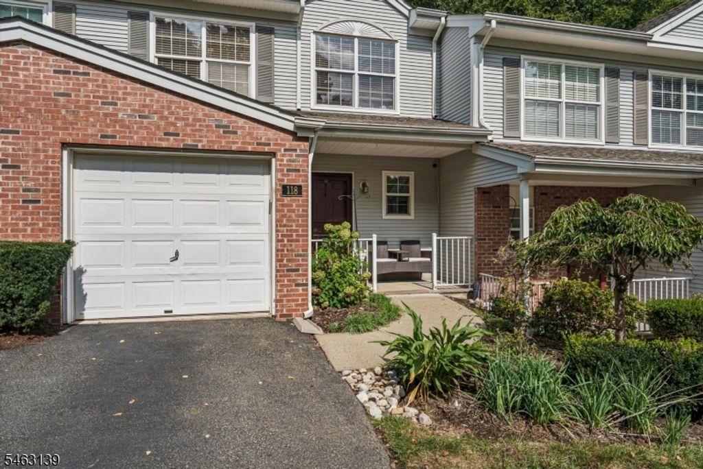 118 Brookside Ln, Mount Arlington Boro, NJ 07856 — photo 2