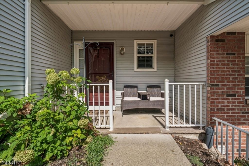 118 Brookside Ln, Mount Arlington Boro, NJ 07856 — photo 3