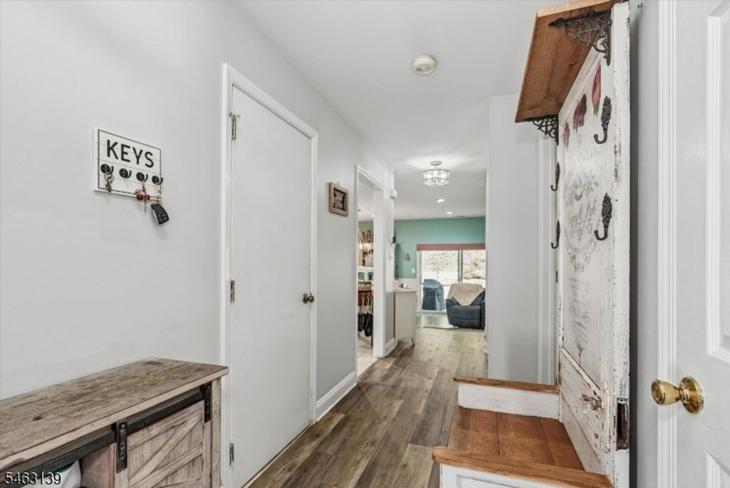 118 Brookside Ln, Mount Arlington Boro, NJ 07856 — photo 5