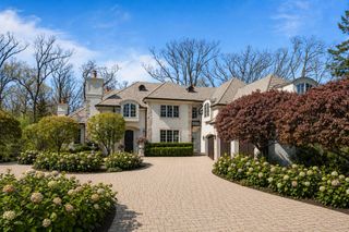 1970 Windridge Drive, Lake Forest, IL 60045