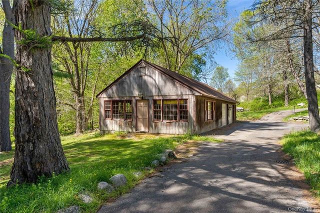 99 Moseman Avenue, Katonah, NY 10536