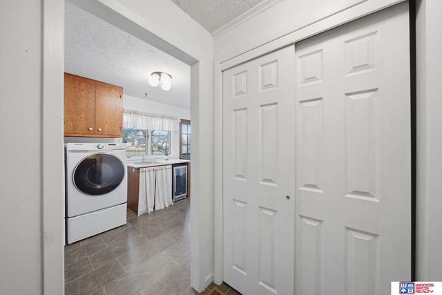 6030 Minter Lane, Lincoln, NE 68516