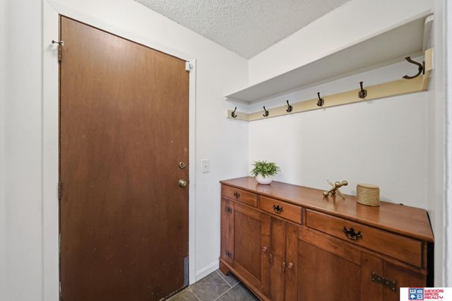 6030 Minter Lane, Lincoln, NE 68516