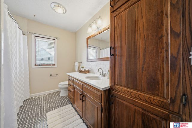 6030 Minter Lane, Lincoln, NE 68516