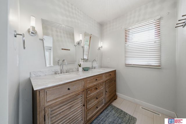 6030 Minter Lane, Lincoln, NE 68516