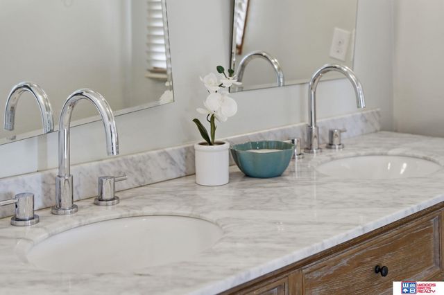 6030 Minter Lane, Lincoln, NE 68516