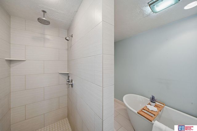 6030 Minter Lane, Lincoln, NE 68516