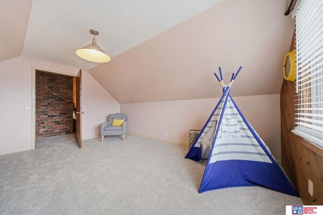 6030 Minter Lane, Lincoln, NE 68516