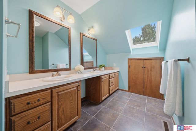 6030 Minter Lane, Lincoln, NE 68516