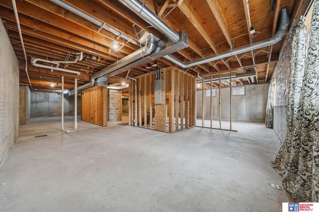 6030 Minter Lane, Lincoln, NE 68516