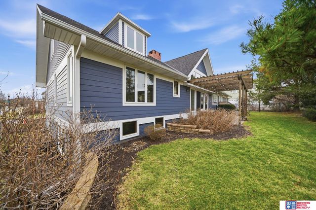 6030 Minter Lane, Lincoln, NE 68516