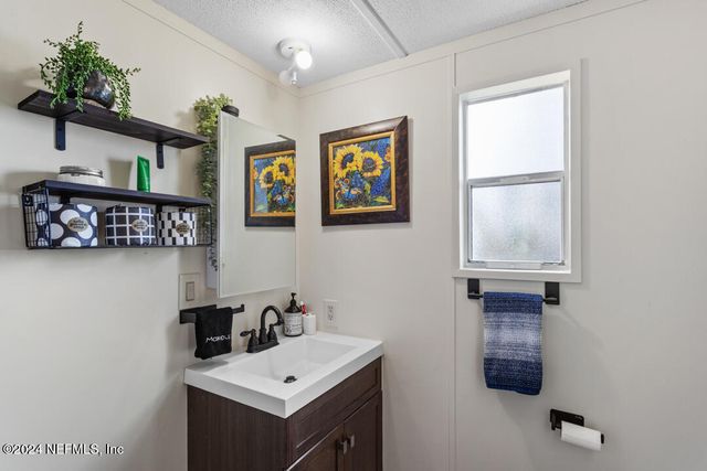 112 VIOLET Circle, Interlachen, FL 32148