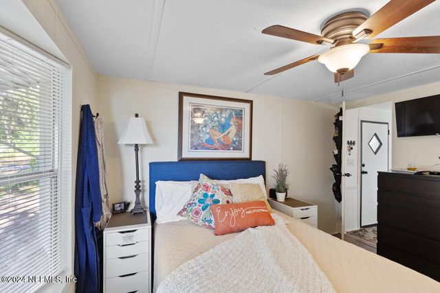 112 VIOLET Circle, Interlachen, FL 32148