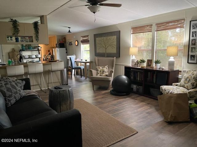 112 VIOLET Circle, Interlachen, FL 32148