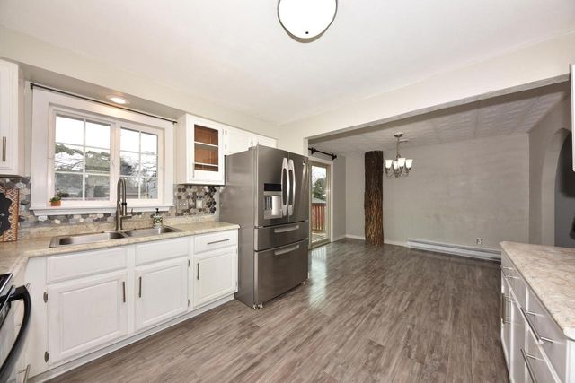 839 Park AVENUE, Oostburg, WI 53070